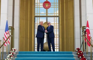 Trump në Samitin e NATO-s: Po shqyrtojmë shitjen e avionëve F-35 për Turqinë
