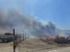 Zjarri në Fier, evakuohen 11 familje/ Shoqërohen dy persona të dyshuar për shkaktimin e flakëve