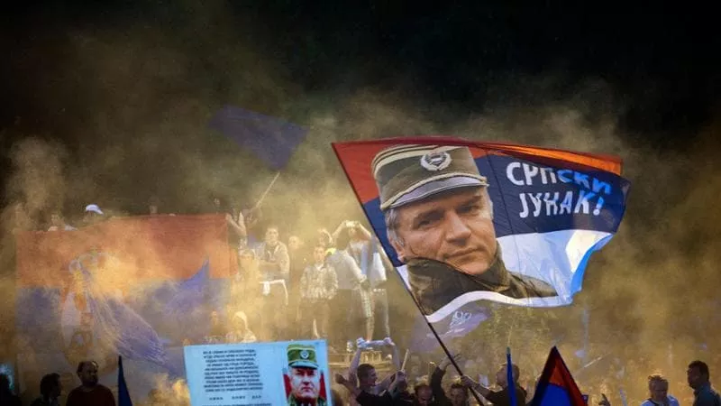 serbi-mladic-ka-vdekur-por-hija-e-tij-rendon-mbi-zgjedhjet-vucic-luan-karten-e-nacionalizmit-studentet-perballe-proves-se-madhe