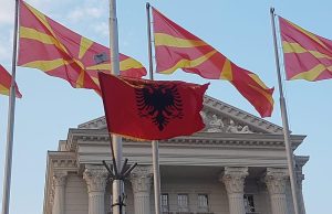 Shqiptarët përplasen për Marrëveshjen e Ohrit, BDI dhe VLEN akuzojnë njëra-tjetrën për tradhti
