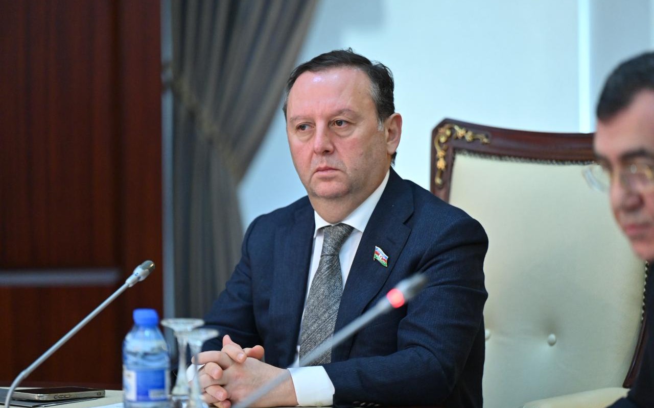Përshkallëzohen tensionet Baku Moskë  Deputeti azerbajxhanas  Rusia po përpiqet të na flasë me gjuhën e presionit
