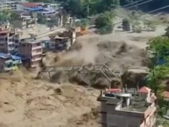Apokalips në Nepal/ Uji përpin fshatra, mbi 150 viktima dhe qindra turistë të zhdukur