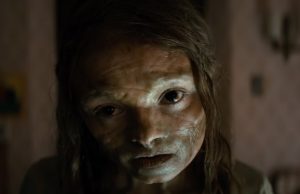 Londra ndalon posterat e filmit horror “The Mummy”