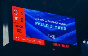 Ndryshon një rregull historik në futboll/ Nga sezoni i ri tifozët në stadium do të shohin çdo minutë të shtesës