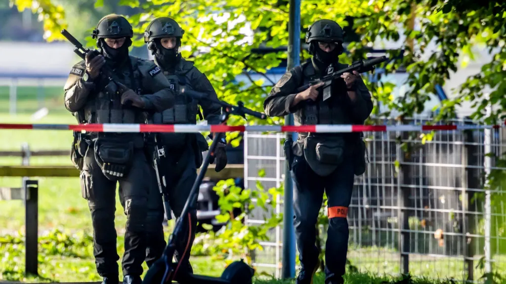 te-shtena-ne-nje-rave-ne-zvicer-disa-viktima-policia-ben-thirrjen-shmangni-zonen