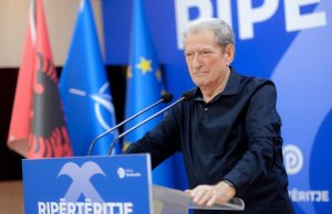 Sali Berisha deklaron se mijëra shqiptarë po mbërrijnë në Tiranë për protestën e studentëve më 24 tetor. Akuza të forta ndaj Edi Ramës.