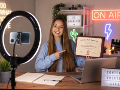 Diplomë universitare për t’u bërë influencer, programi i ri që kushton deri në 140 mijë dollarë