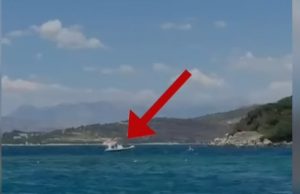 Hyri me gomone mes pushuesve në Ksamil, Policia e godet me gjobë rekord