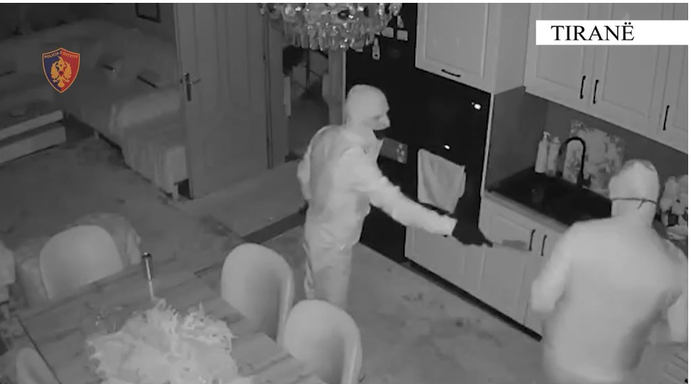 Video  Vodhën 2 5 milionë lekë në një banesë në Sharrë  3 të arrestuar  Një në kërkim