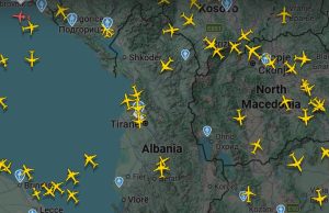 “Blackout” në qiellin shqiptar/ Fiken sistemet e Albcontrol, avionët shmangin Shqipërinë dhe bllokohen fluturimet në Rinas