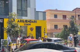 Grabitet me armë një argjendari në Paskuqan