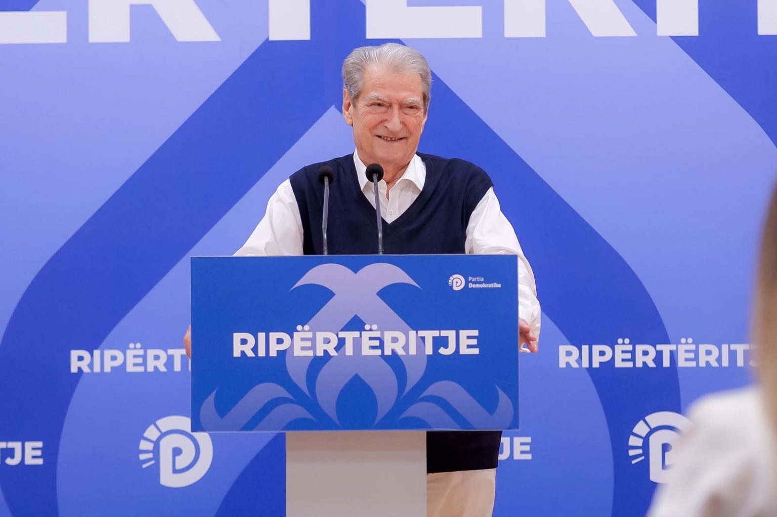 berisha-sulmon-pasqyra-albania-nje-tjeter-platforme-per-te-mashtruar-qytetaret