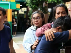 14-vjeçari hap zjarr në shtëpi dhe në shkollë, 7 të vrarë dhe 23 të plagosur në Tajlandë