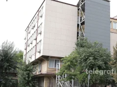 Flamuj kombëtarë dhe të UÇK-së në kishën ortodokse në Lipjan, policia identifikon dy persona: Njëri ishte i dehur