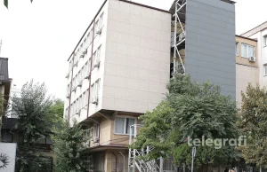 Flamuj kombëtarë dhe të UÇK-së në kishën ortodokse në Lipjan, policia identifikon dy persona: Njëri ishte i dehur