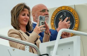 “Princesha e errësirës”, gruaja që mbush arkat e Trumpit me miliona dollarë