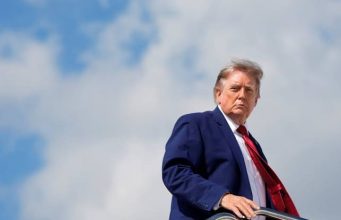 SHBA-Iran, Trump frenon përshkallëzimin: “Po luajmë shah”, Teherani vendos kushte për Hormuzin