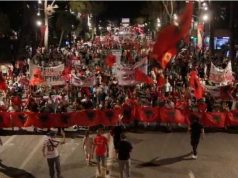 Diaspora zbret në Tiranë/ Protesta e 76-të kundër qeverisë, thirrje në bulevard: “Rama, jep dorëheqjen!”