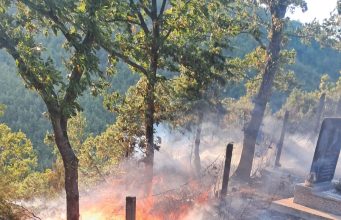 Shqipëria në luftë me flakët/ 31 vatra zjarri brenda ditës, 11 ende aktive! Ushtria, helikopterët dhe avionët në operacion