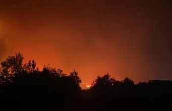 Arrestohet i dyshuari për zjarrvënien në Krujë, nis evakuimi i banorëve pranë zonës së rrezikuar
