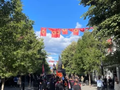 Protesta në disa vende kundër vendimit të Speciales, tifozët mblidhen në Prishtinë