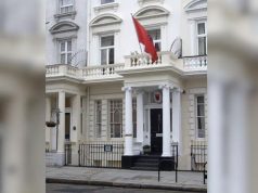 “Shqiptarët nuk janë kriminelë”/ Ambasada në Londër çon Sky News përpara rregullatorit britanik