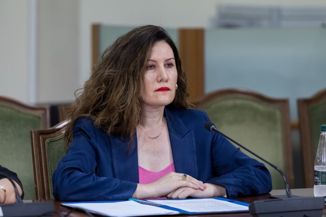 a-eshte-cenuar-siguria-kombetare-spak-leshoi-arrest-shtepie-per-vlora-hysenin-hera-e-pare-ne-historine-e-shqiperise-kreu-i-shish-me-mase-sigurie
