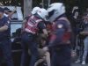 Tensione para Kuvendit/ Protestuesit ulen në rrugë, përplasje me policinë dhe disa të shoqëruar