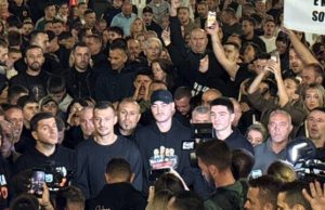 “Jo në emrin tim!”/ Prishtina sërish në protestë kundër dënimit të ish-krerëve të UÇK-së