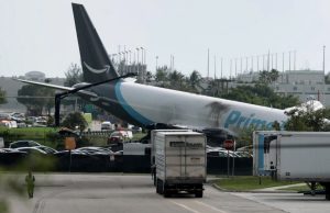 TRAGJEDI NË MIAMI/ Avioni i Amazon del nga pista dhe përplas disa automjete, të paktën 5 të vdekur