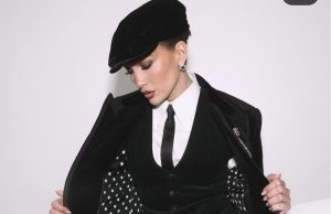 J.Lo “alla Peaky Blinders”/ 56-vjeçarja surprizon me pamjen e re në Milano