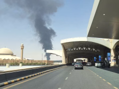 Raketa mbi Riad, alarm në Arabinë Saudite/ Houthit sulmojnë me dronë, goditen objektivat energjetike