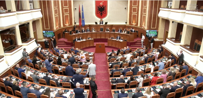 kuvendi-nis-neser-sesionin-e-trete-me-reformen-territoriale-dhe-ate-zgjedhore-ne-axhende-drafti-per-46-bashki-ende-pa-date-votimi