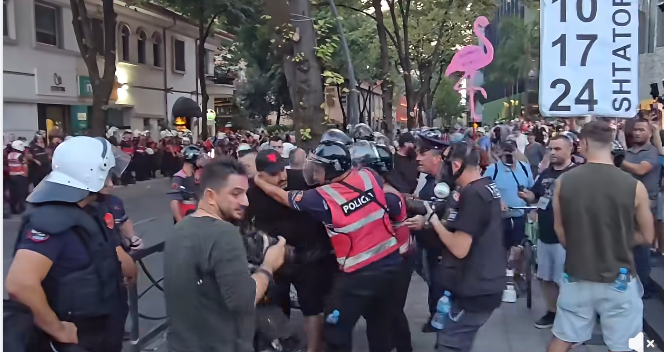  Turp dhe krim    Berisha publikon pamjet nga protesta   Brutalitet çnjerëzor i policisë ndaj qytetarëve 
