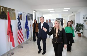 Dita e parë e shkollës, Balla në Kavajë: PISA 2025, motivim për të vijuar drejt standardeve europiane