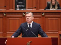 Balla kundërshton kërkesën e PD-së për shtyrjen e ligjit të magjistratëve: “Hipokrite, sot votojmë”