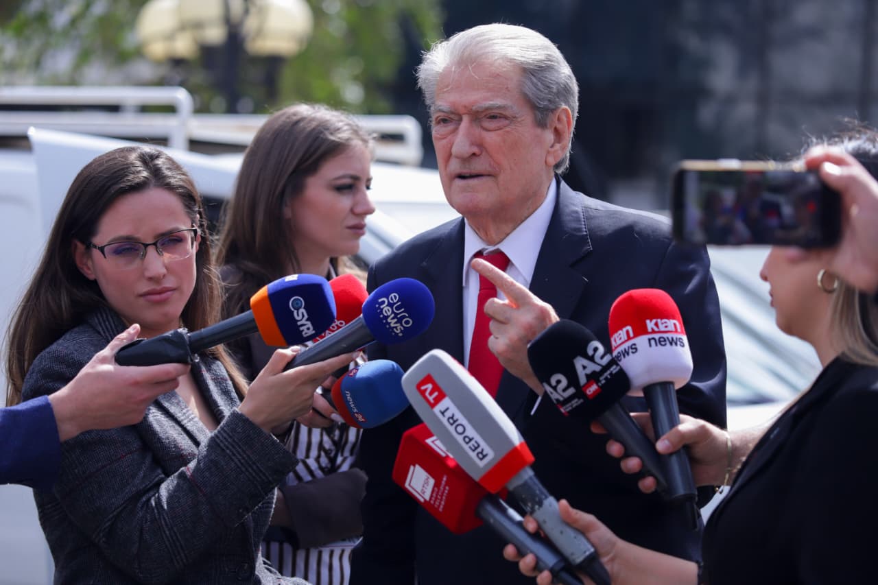 lau-duart-si-ponc-pilati-berisha-rama-perdori-edhe-bordin-e-paqes-per-te-shpelare-krimin-ndaj-kosoves
