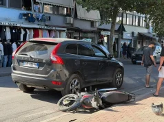 Aksident fatal në Don Bosko/ Makina përplas motomjetin, humb jetën 64-vjeçari