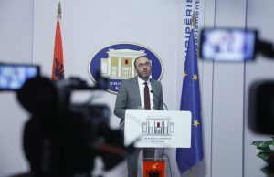 Bardhi i përgjigjet Ramës: “Alibia ka rënë”, kërkon dorëheqjen dhe llogari për Vlora Hysenin