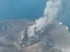 Shpërthen “fëmija” i Krakatoas/ 150 mijë pasagjerë bllokohen, mbyllen 8 aeroporte në Indonezi
