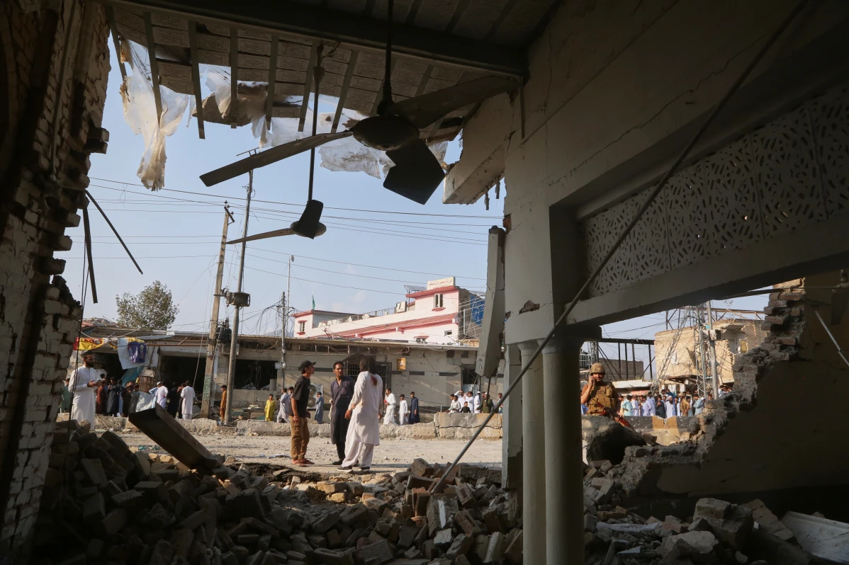 Masakër në Pakistan  Shkon në 31 numri i viktimave nga sulmi kamikaz në kompleksin e policisë