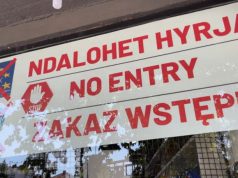 “EULEX dhe UNMIK, mos hyni!”/ Tregtari në Mitrovicë merr vendimin e pazakontë pas dënimit të krerëve të UÇK-së