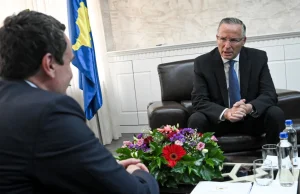 Pas vendimit të Hagës, kreu i PDK takon Kurtin, Abdixhikun dhe Gjinin: Situata është serioze