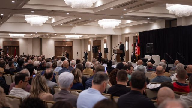 Kryeministri Edi Rama gjatë takimit me diasporën shqiptare në Michigan