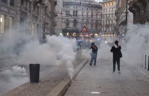 Milano në kaos, mbi 200 të ndaluar, 80% të mitur! Plaçkiten dyqanet, Meloni thërret mbledhje urgjente
