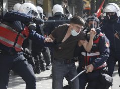 VIDEO/ Protestat përhapen në të gjithë Shqipërinë, përplasje me policinë dhe sulme ndaj institucioneve
