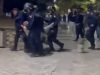 “I thyen këmbën studentit!” Flamur Noka publikon videon e rëndë nga protesta, i riu tërhiqet nga policët në gjendje të fikëti