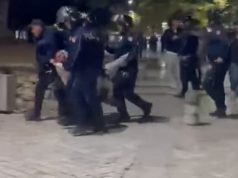 “I thyen këmbën studentit!” Flamur Noka publikon videon e rëndë nga protesta, i riu tërhiqet nga policët në gjendje të fikëti
