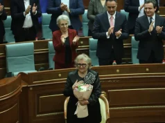 Afati kushtetues si Hirushja, kalon pak minuta. Kuvendi i Kosovës zgjedh me 81 vota presidenten e re, Justina Shiroka Pula
