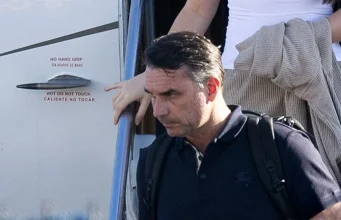 U arratis në SHBA/ Flávio Bolsonaro pas zbritjes në Miami: Unë jam presidenti i Brazilit!